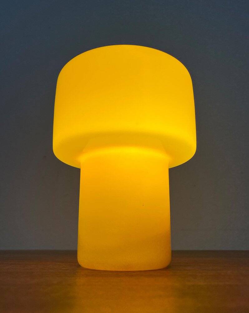 Mid-century yellow glass table lamp model 120 by Uno & Östen Kristiansson for Luxus, Vittsjö, Sweden, 1950s.