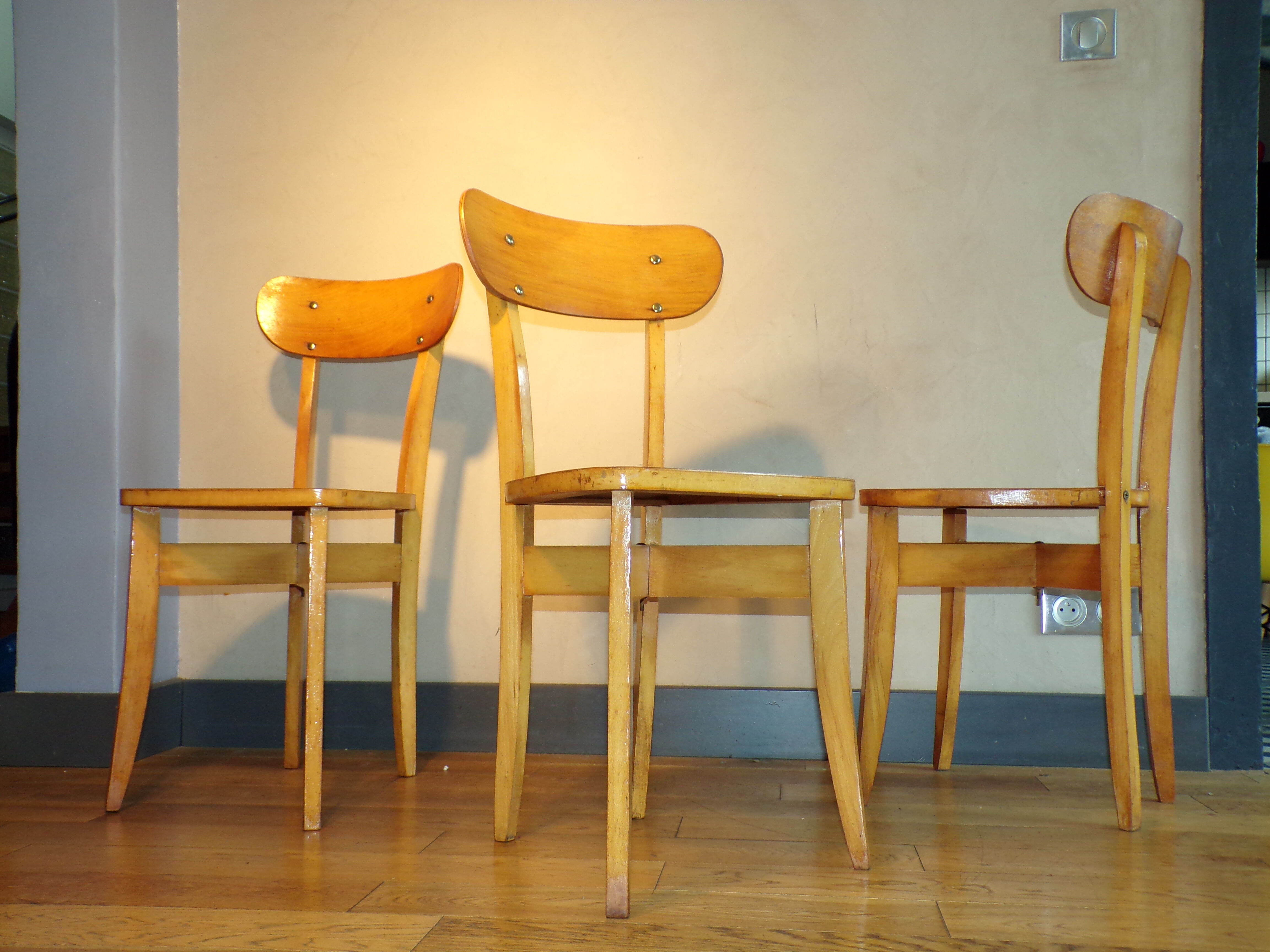 Suite 3 bitrot vintage chairs