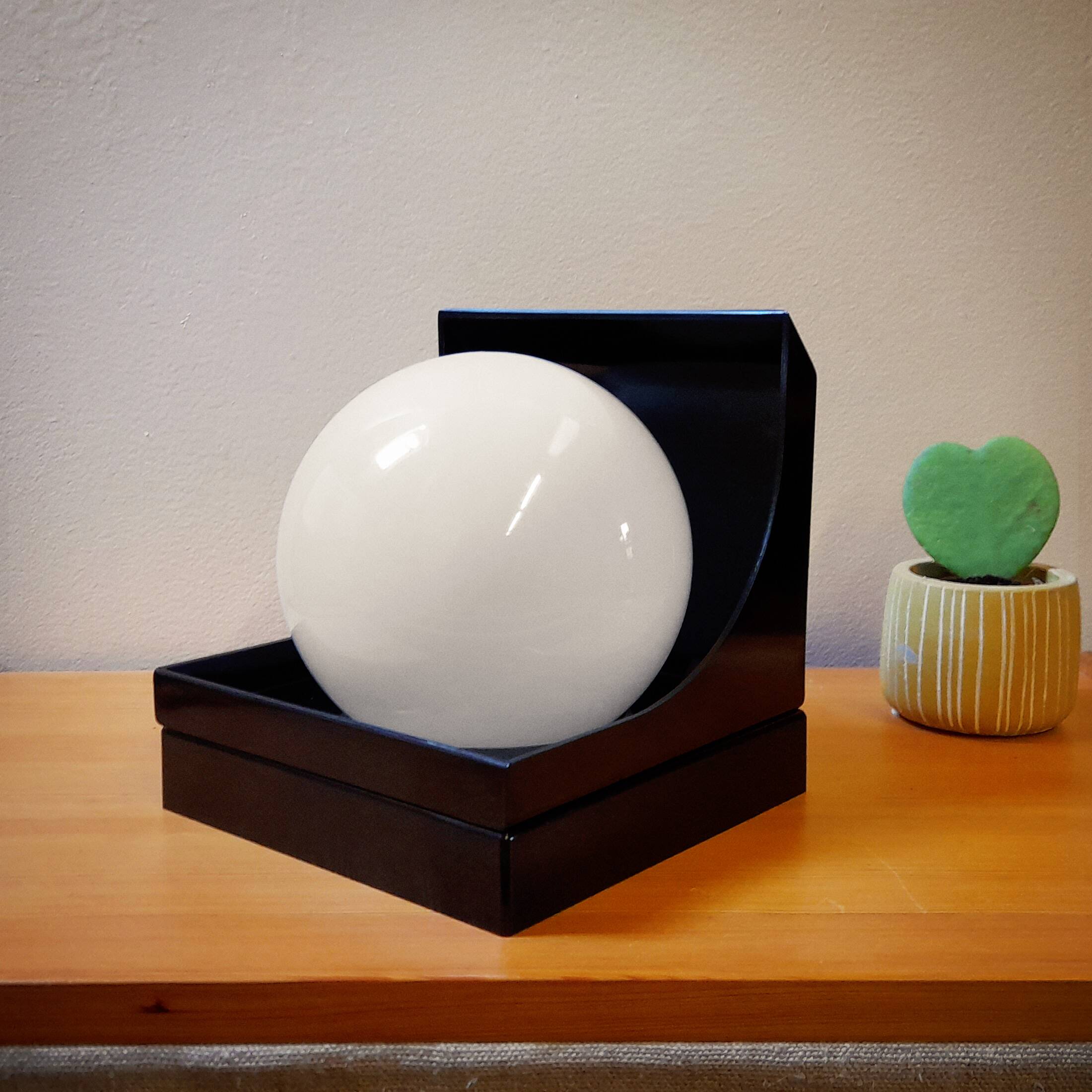 Raak domestic sun wall light