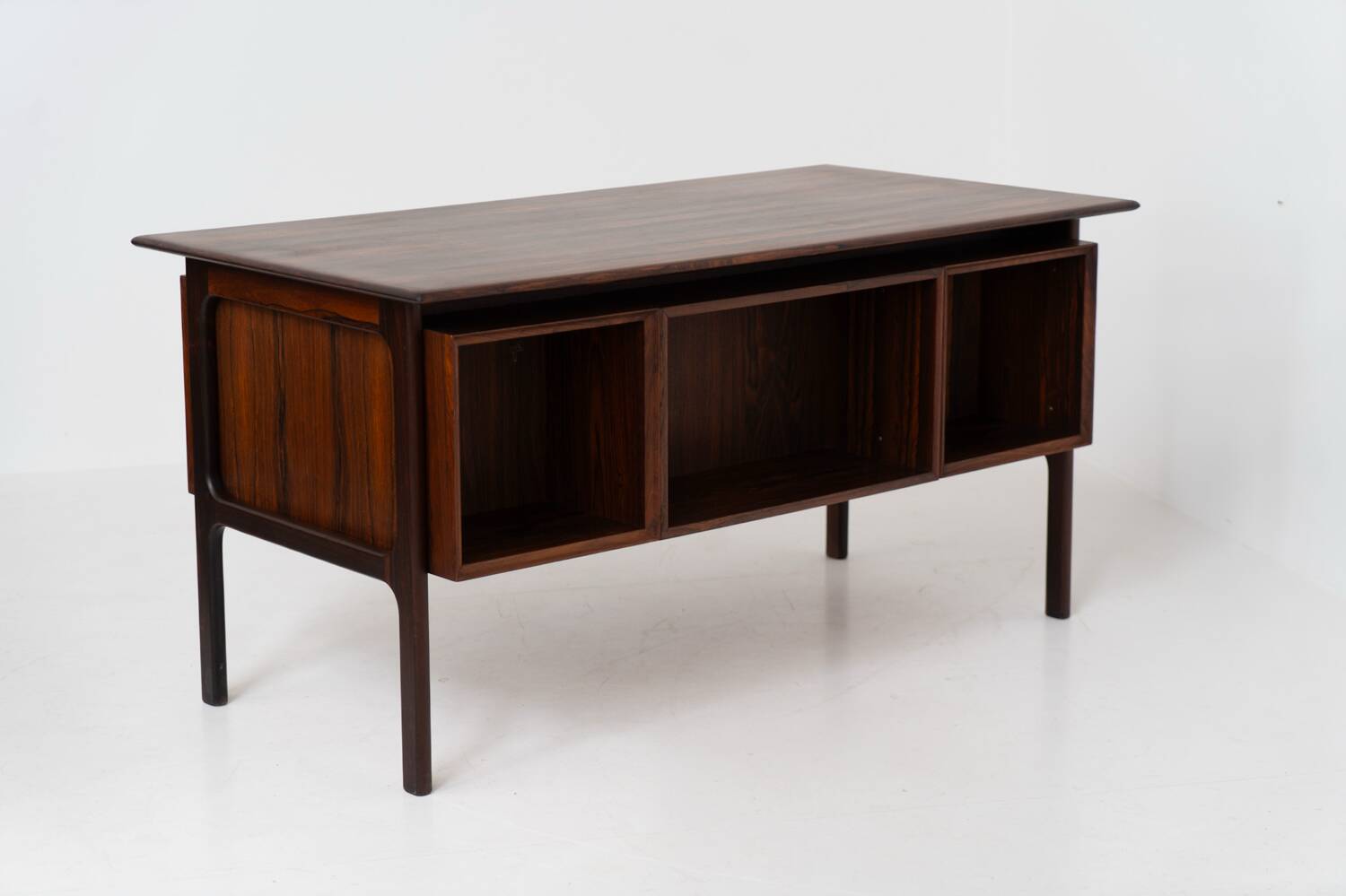 Bureau en palissandre par Edmund Brouer pour Brouer Møbelfabrik (Danemark)