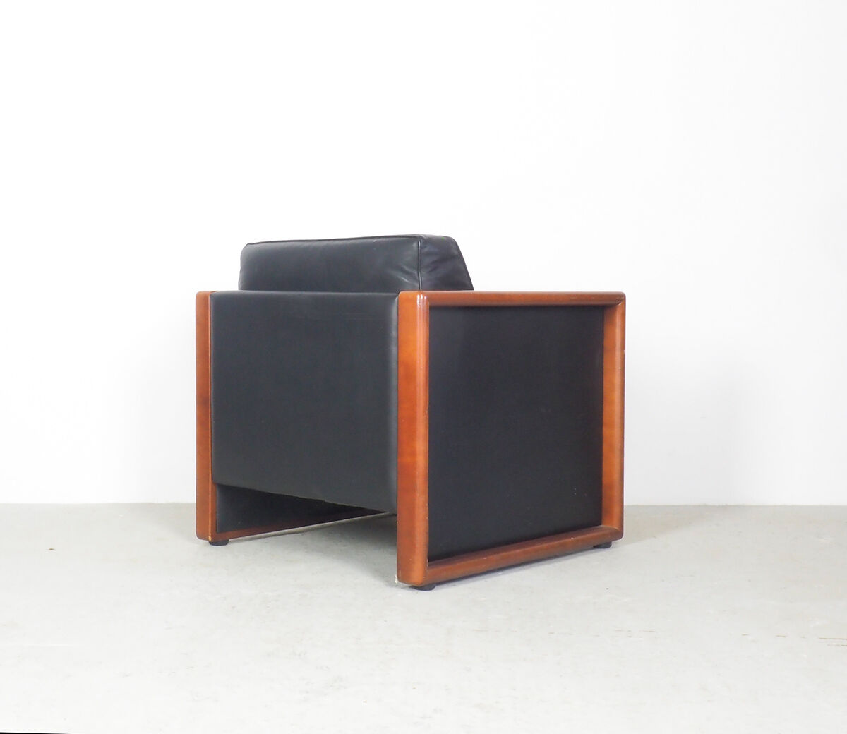 2 vintage Walter Knoll leather lounge chairs, 1970's