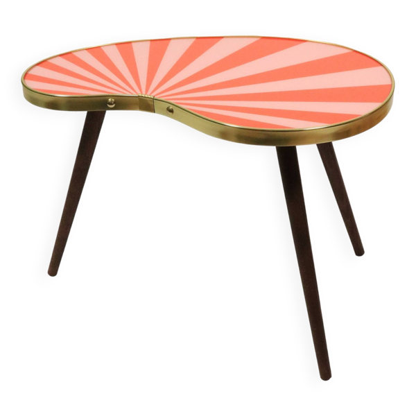 Table d'appoint, en forme de rein, rayures rouge-rose, trois pieds élégants, style années 50