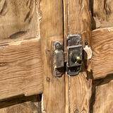 Beautiful piece of furniture with 8 drawers/2 doors in raw wood.