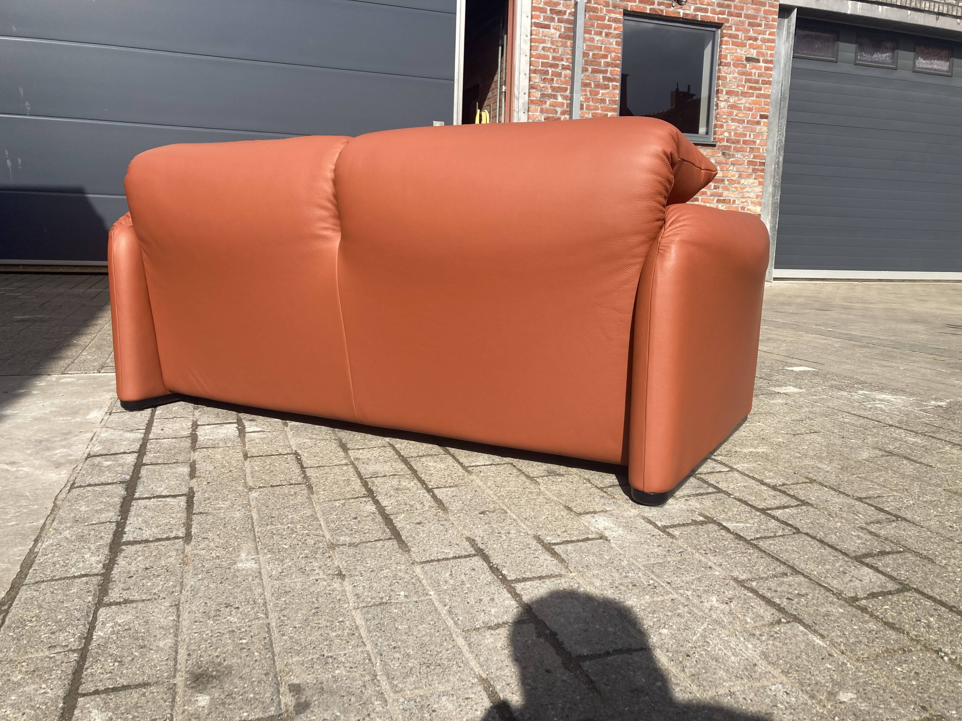 Cassina Maralunga 2seater by Vico Magistretti