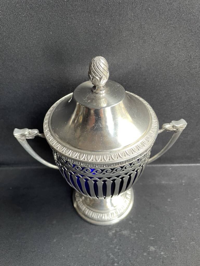 Drageoir, jam maker – Silver metal and blue crystal