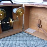 Old instrument box kV 0-25 / R33 porcelain-insulators