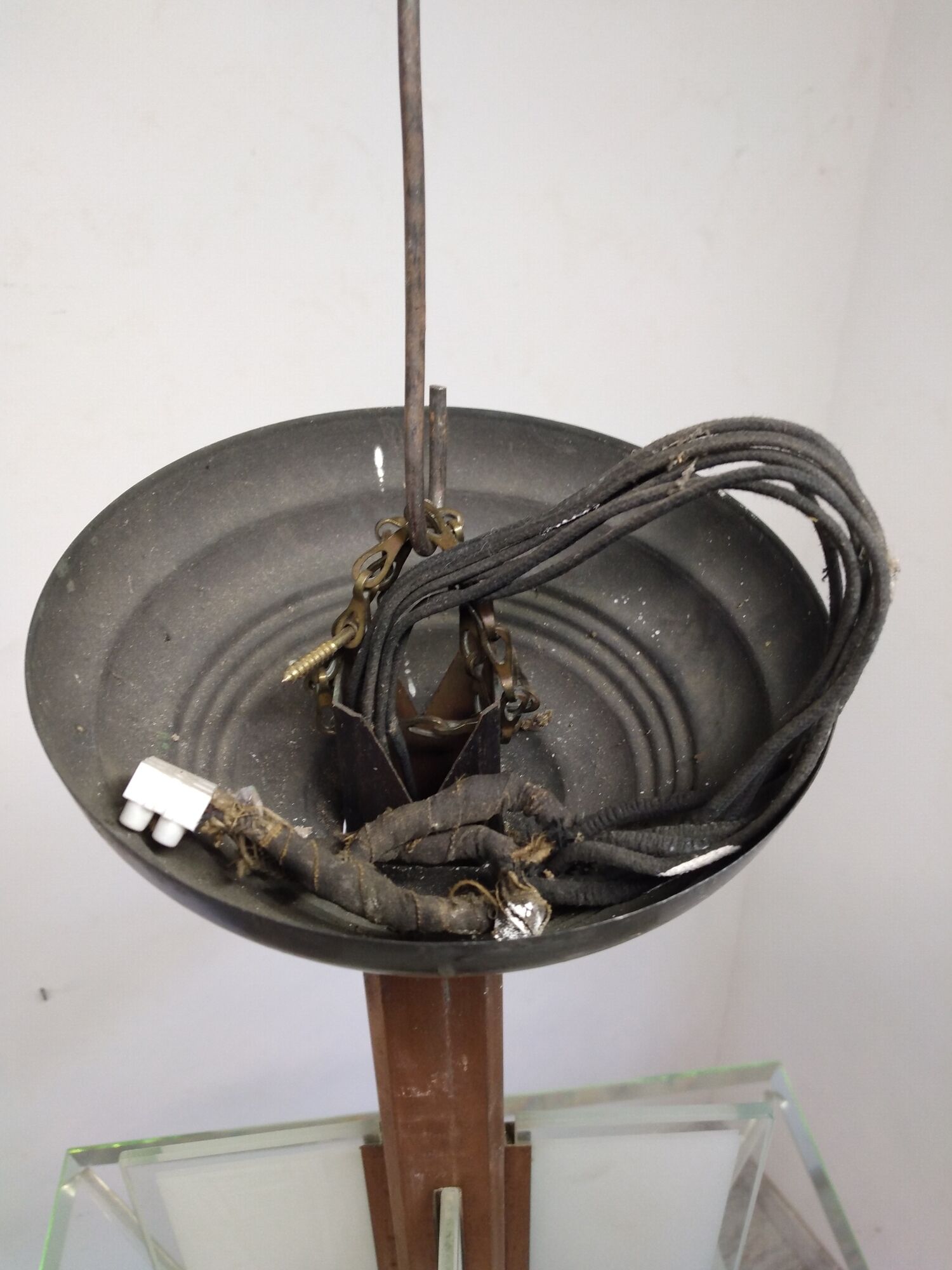Modernist art deco chandelier/pendant lamp in glass and metal