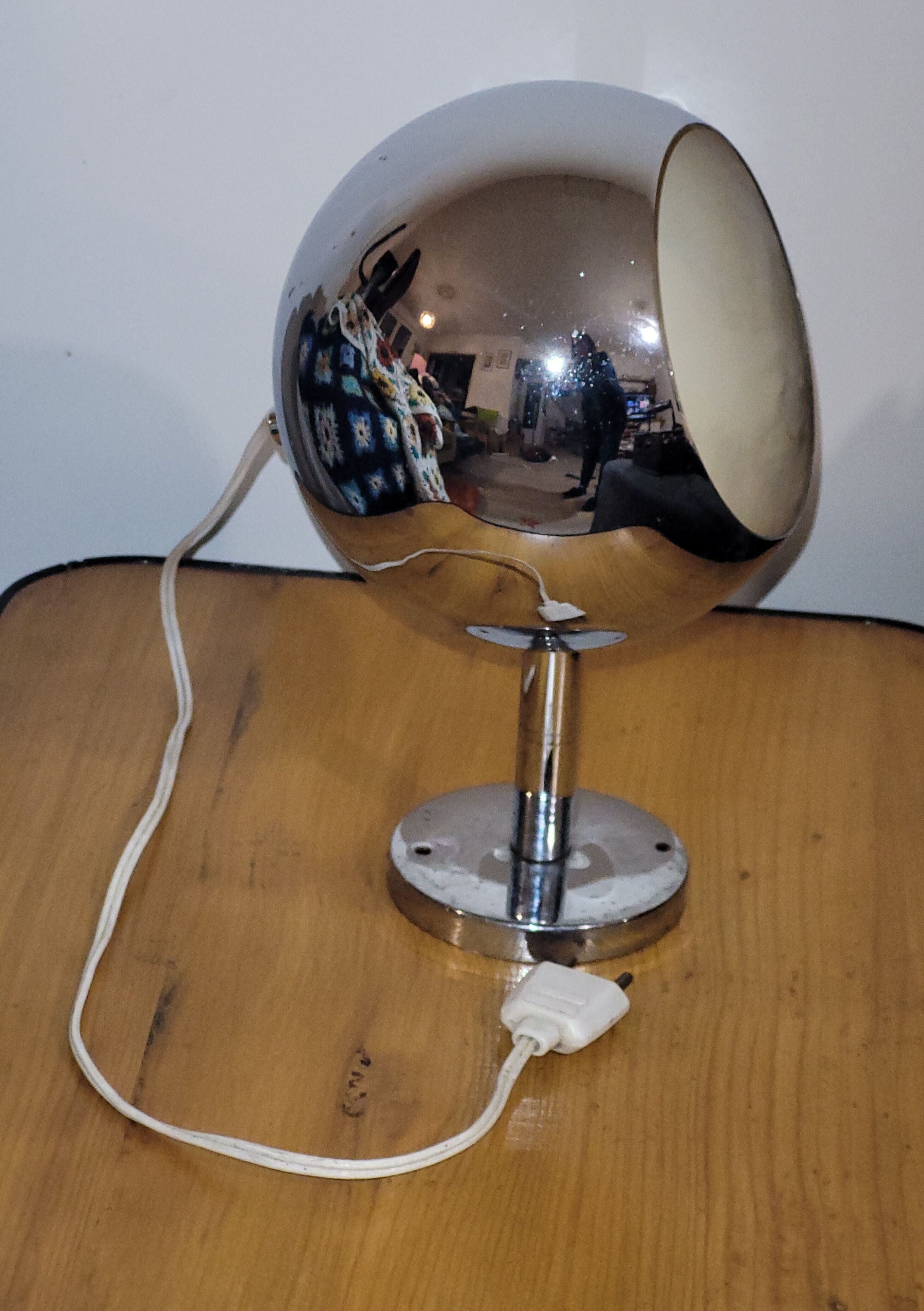 Chrome ball lamp