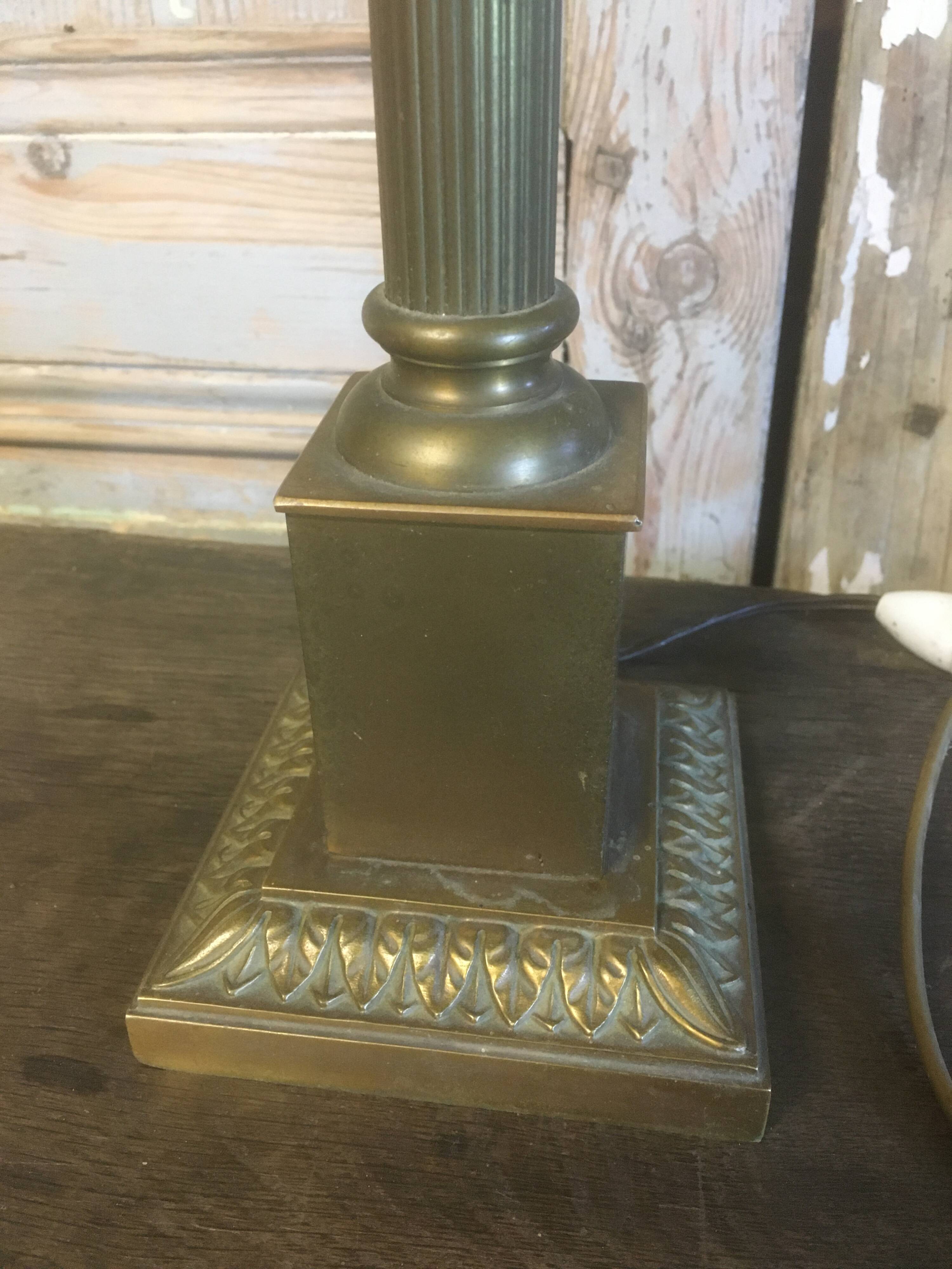 Lampe en bronze et nacre