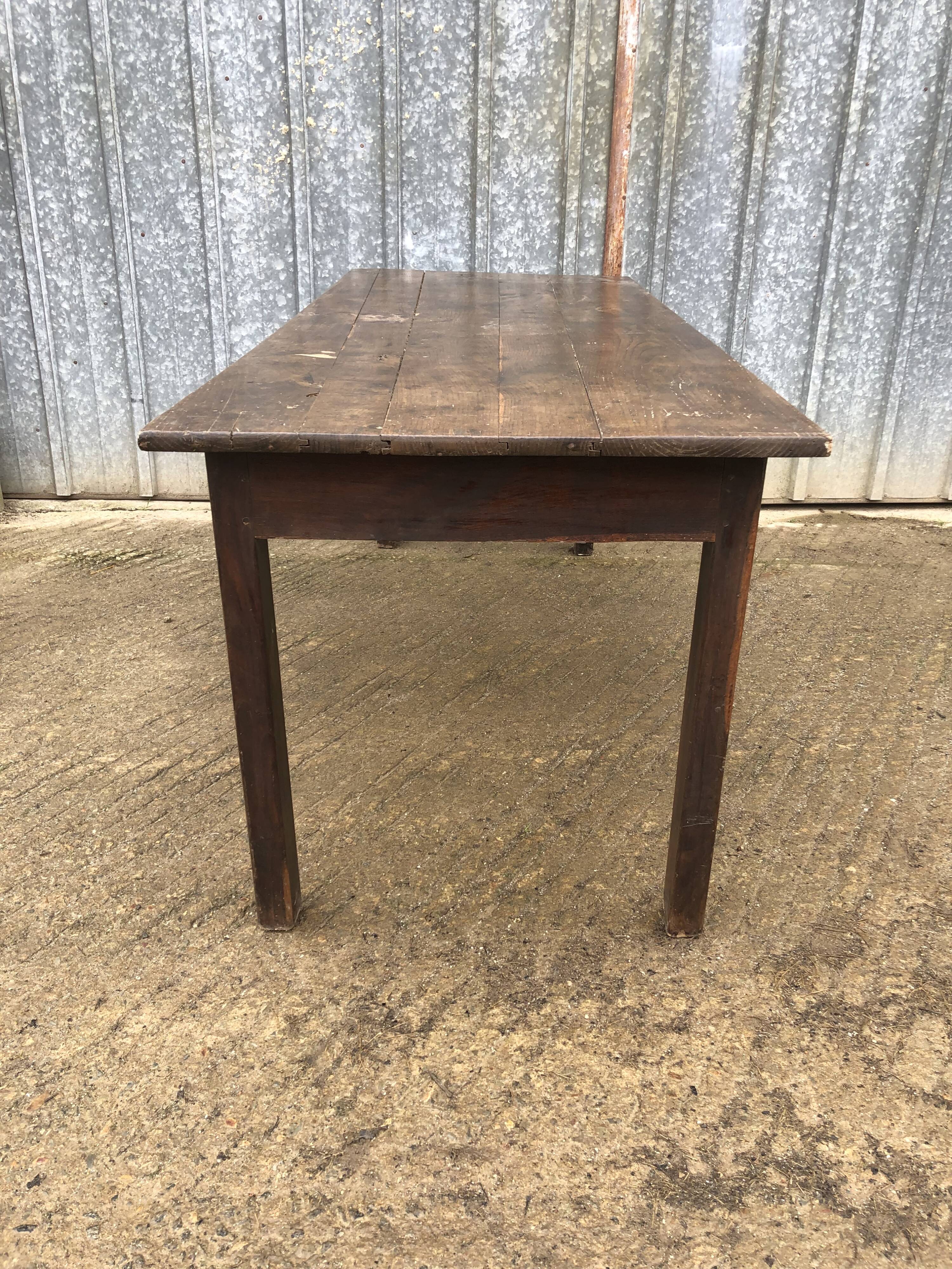 Rustic antique farmhouse table in solid oak with 1 drawer.