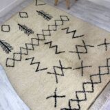 Handmade moroccan berber carpet 263 x 153 cm