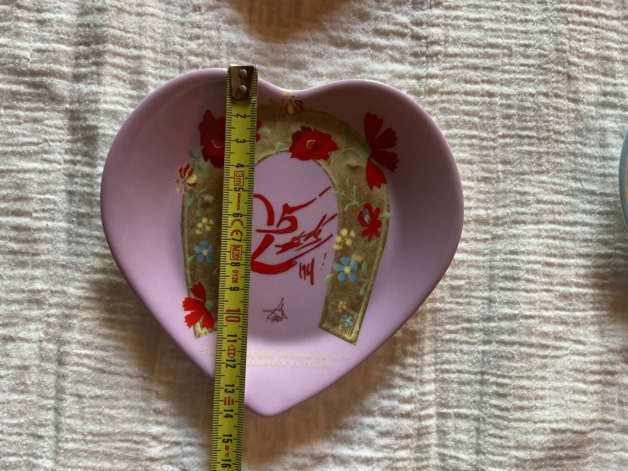 6 small heart-shaped porcelain plates Philippe Deshoulieres Salvador Dali