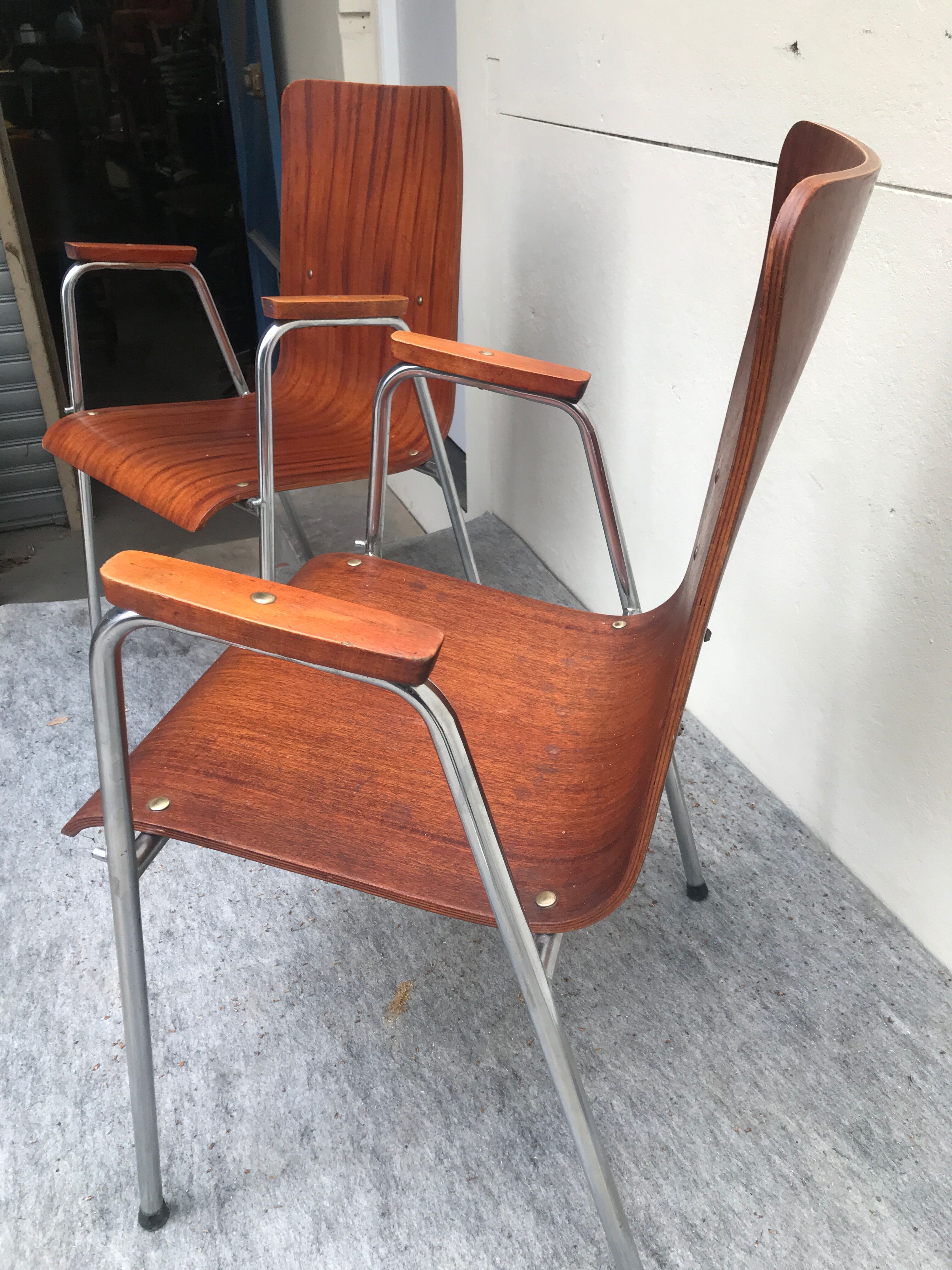 Chairs with multi-fold wooden armrest