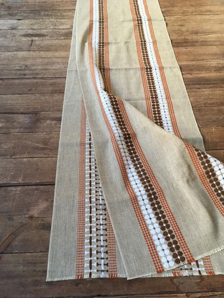 Table path, vintage hanging