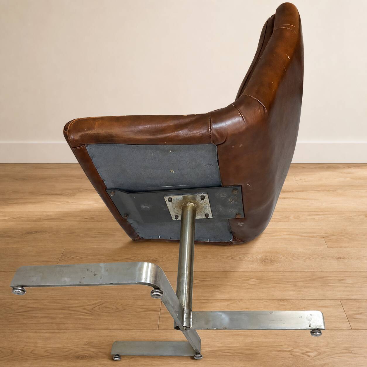 Chaise de bureau de Raphaël Raffel années 70