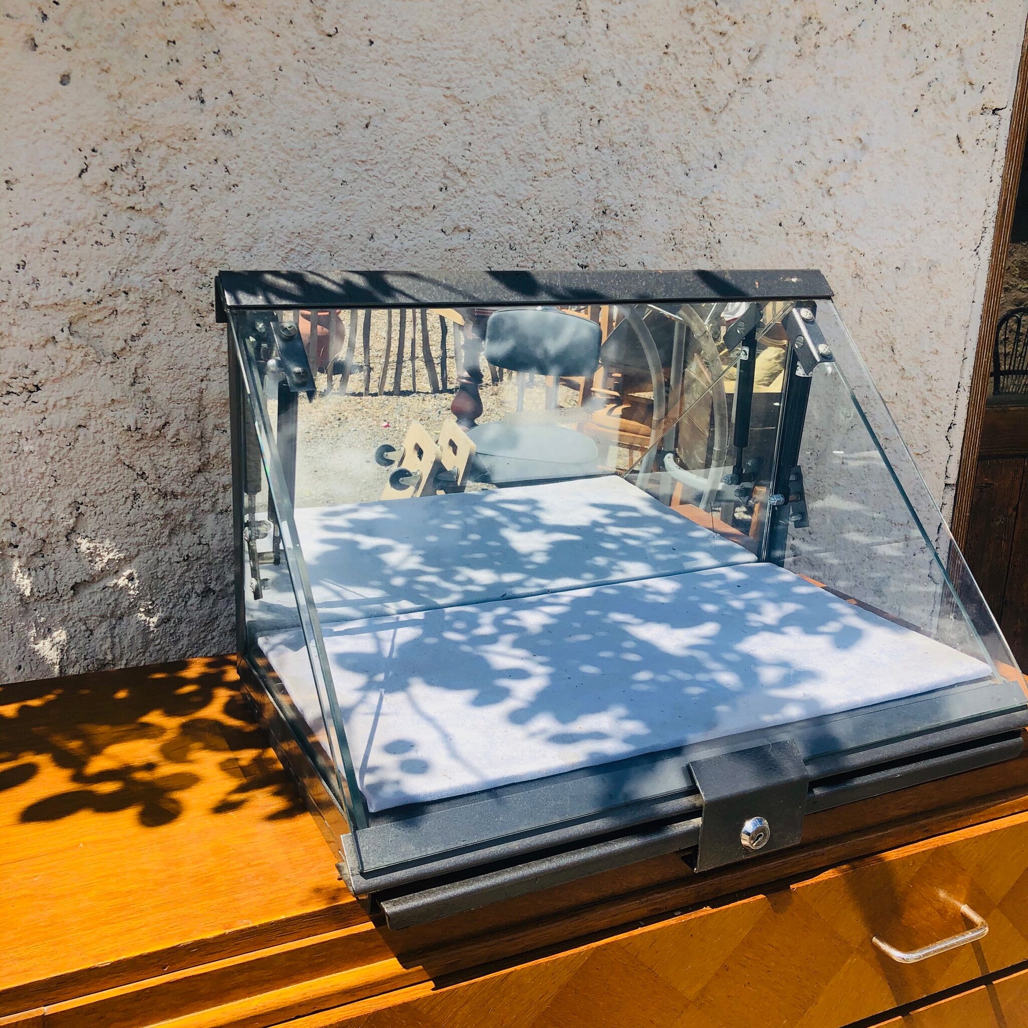 Industrial retro showcase