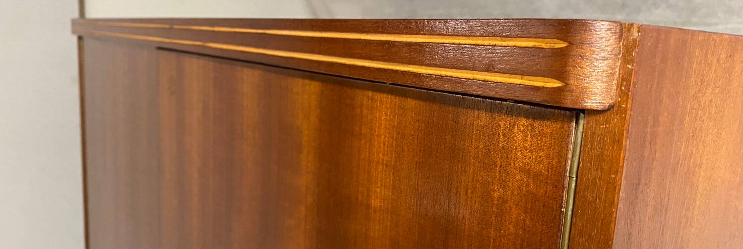 Armoire vintage pieds compas