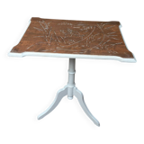 Antique pedestal table with engraved wooden top (birds) and sky blue base