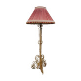 Art de wrought iron lamppost