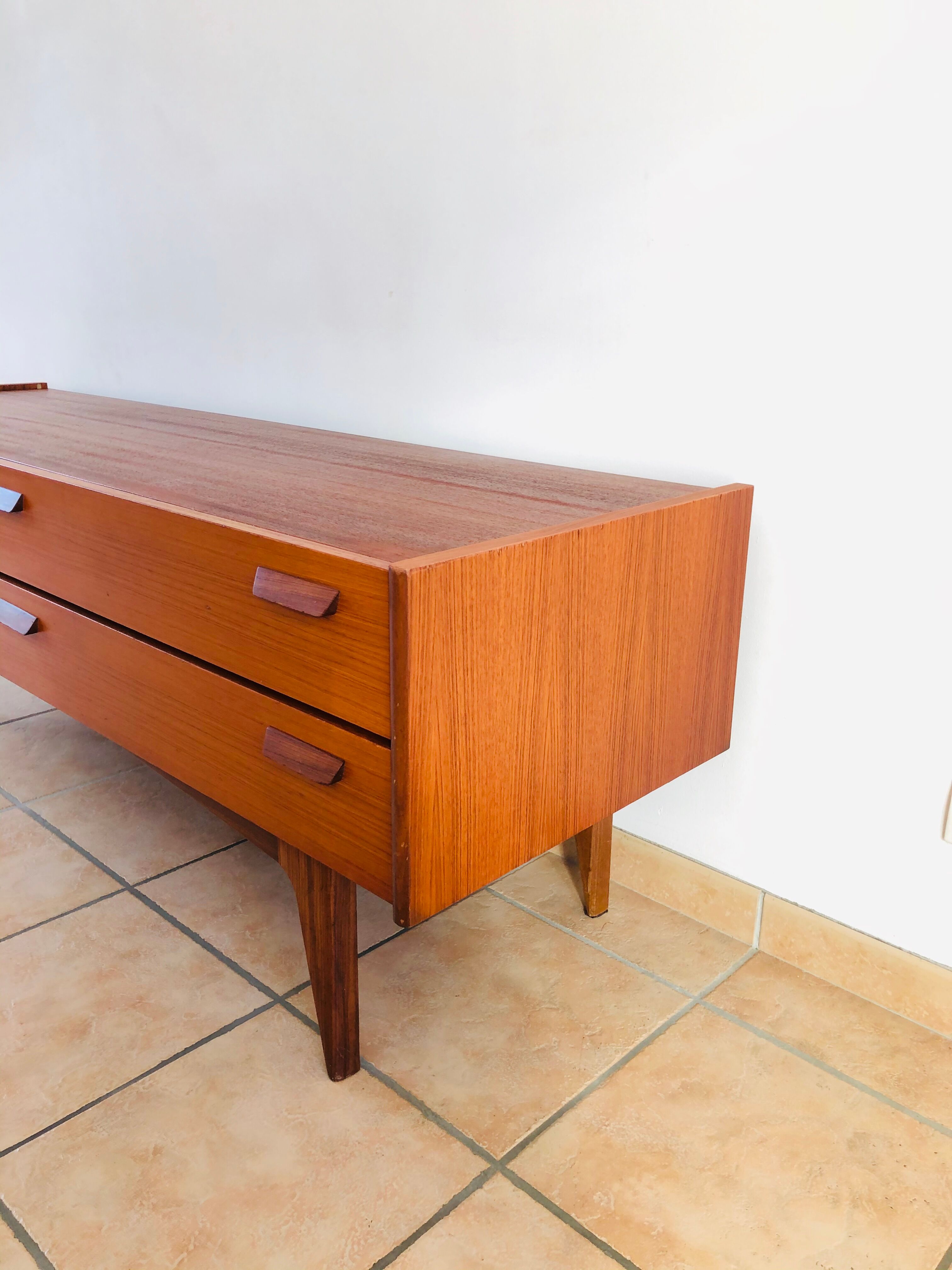 Enfilade scandinave basse en teck, 1960