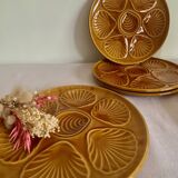 5 vintage shell plates