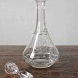 Carafe à liqueur ancienne en cristal monogramme gravé et côtes plates