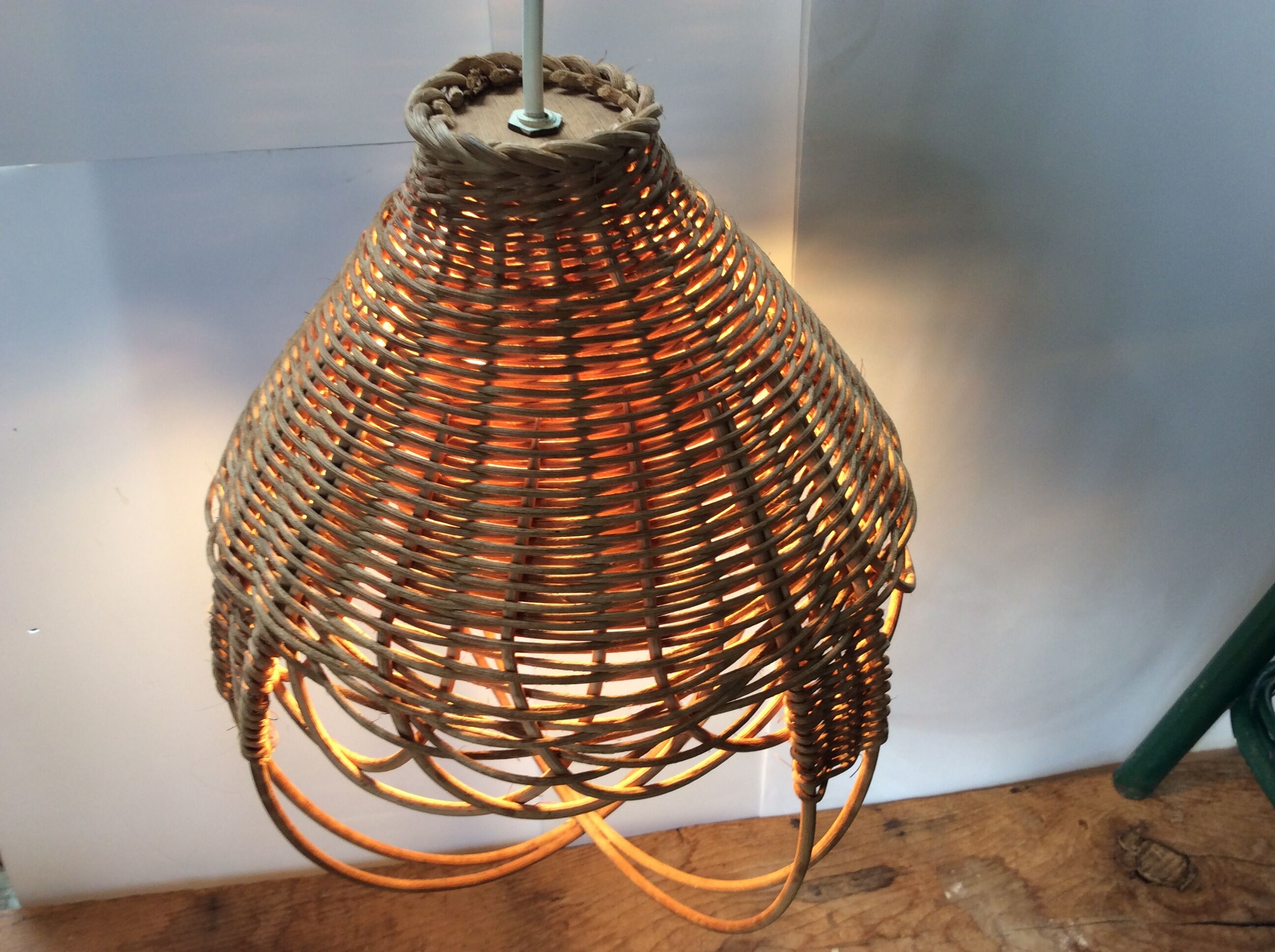 Hanging lamp wicker