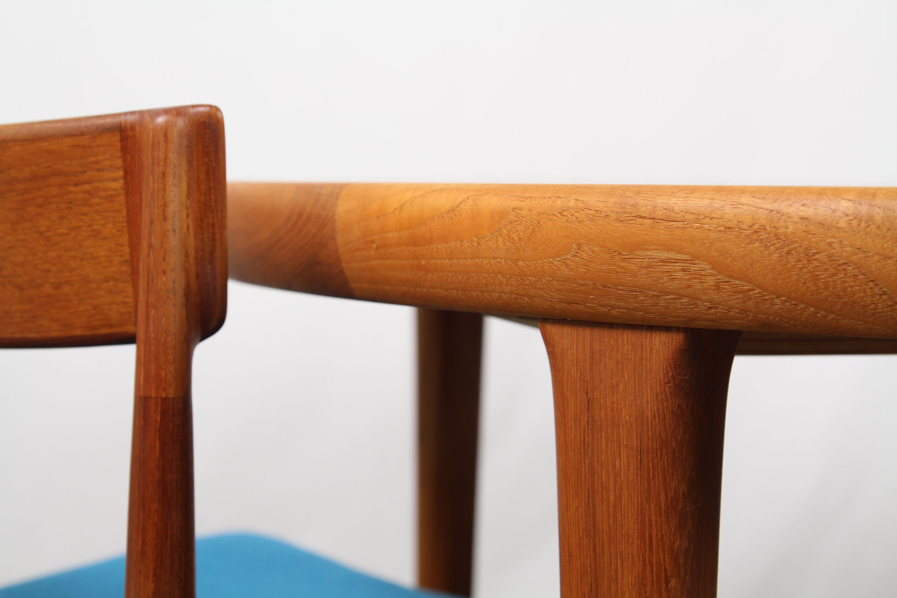 Table round Scandinavian teak