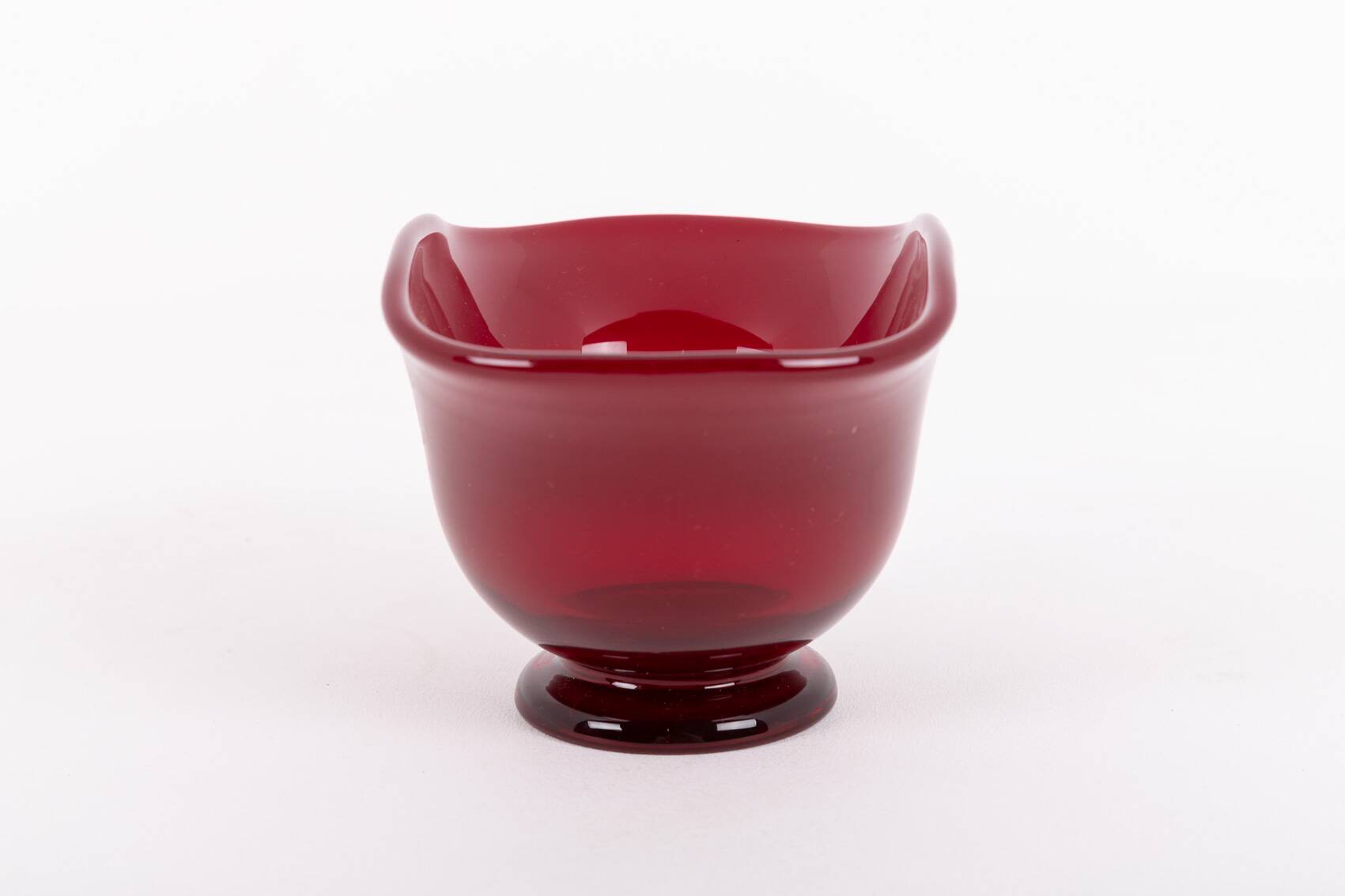 Art red glass bowl by Monica Bratt for Reijmyre Glasbruk, Sweden 1950’s