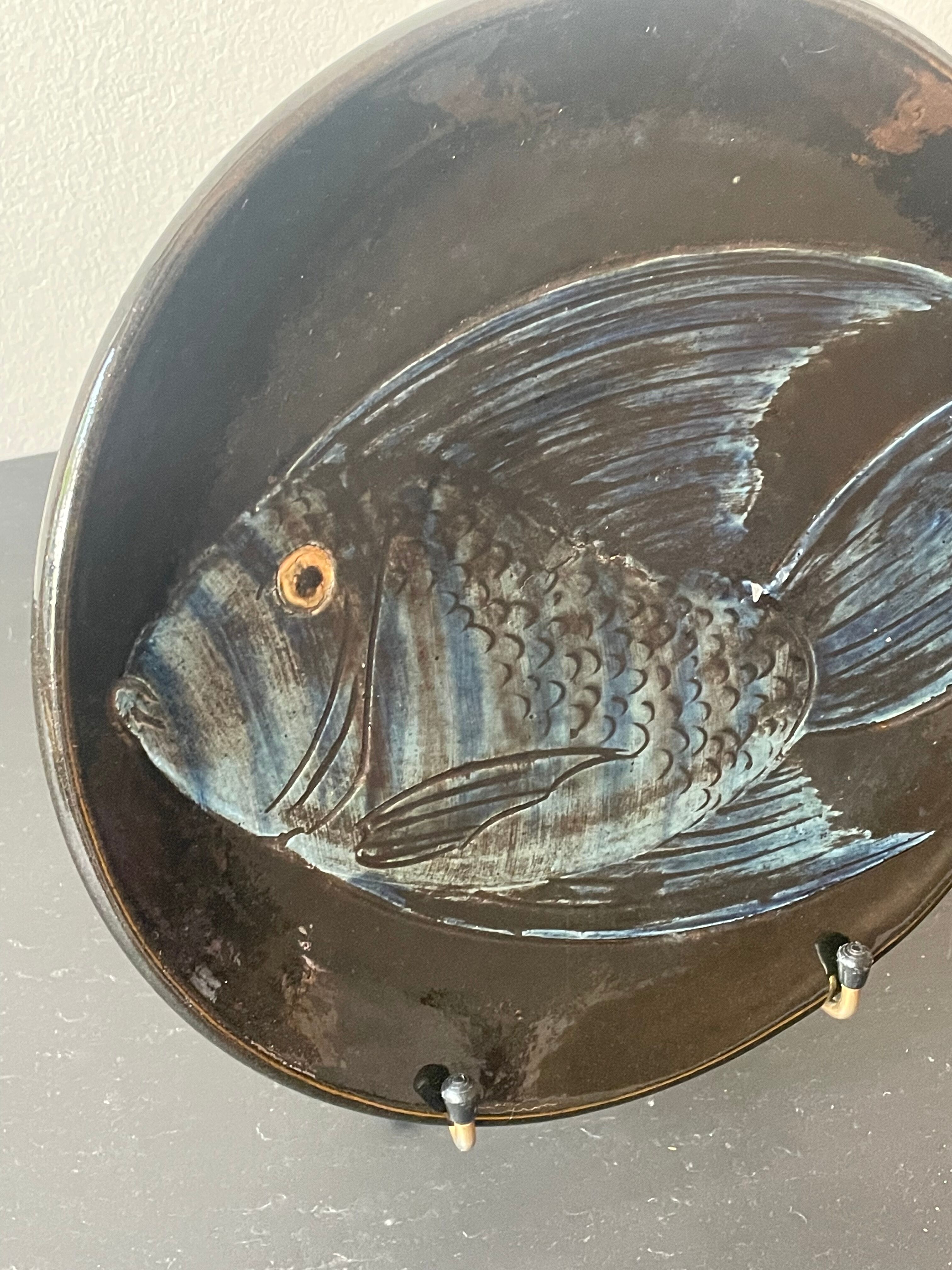 Ceramic fish plate