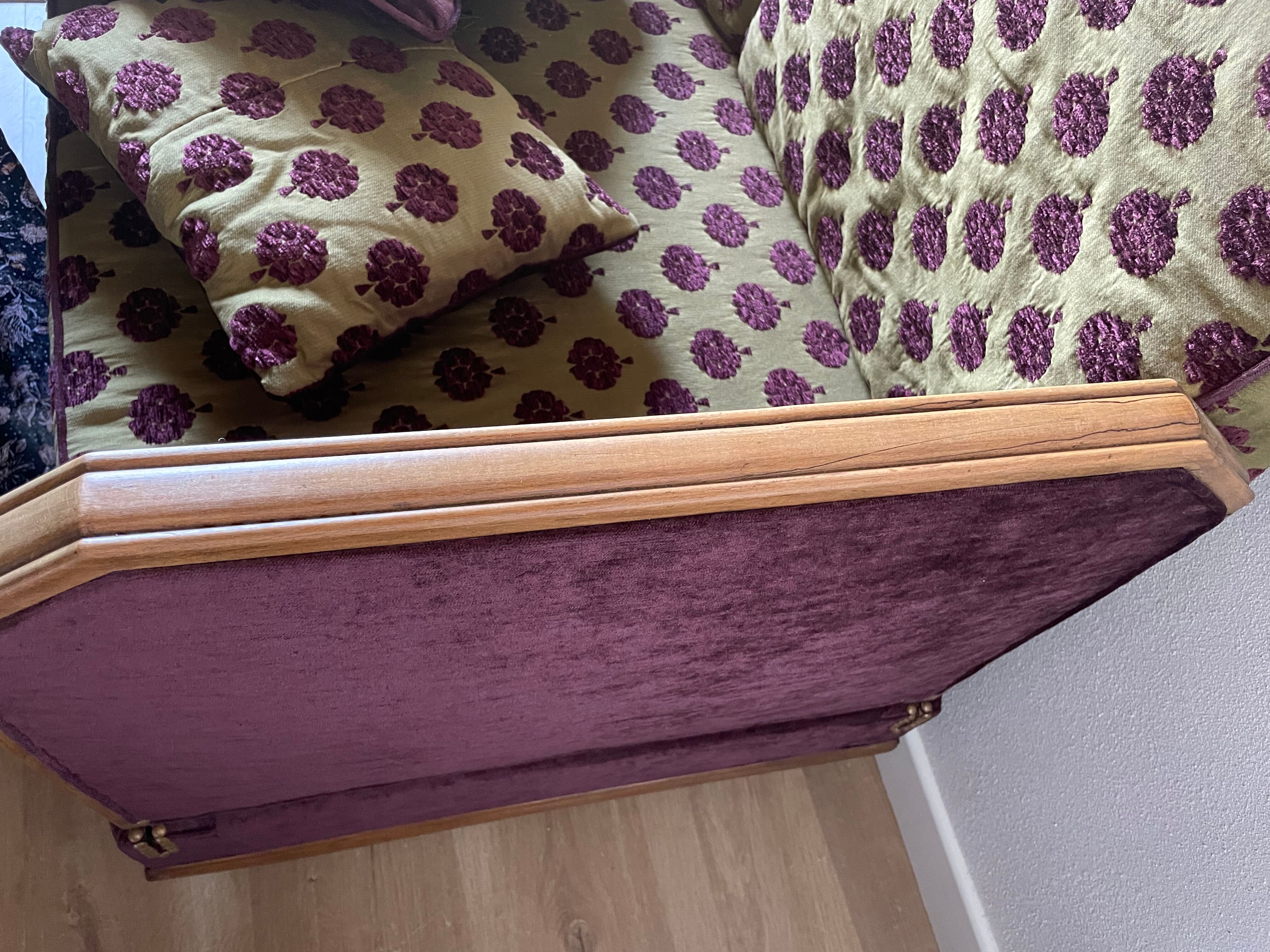 Small 2-seater Art Deco sofa in wood and fabric.
