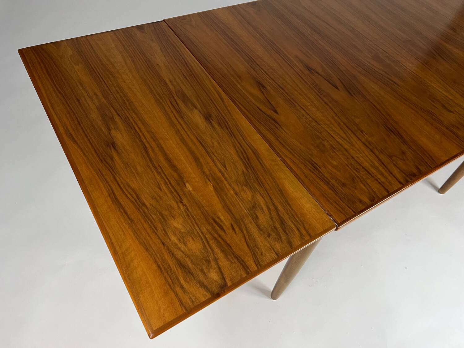 Mid-century dining table walnut vintage 60s Extandable