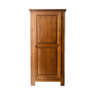 Armoire parisienne bonnetière