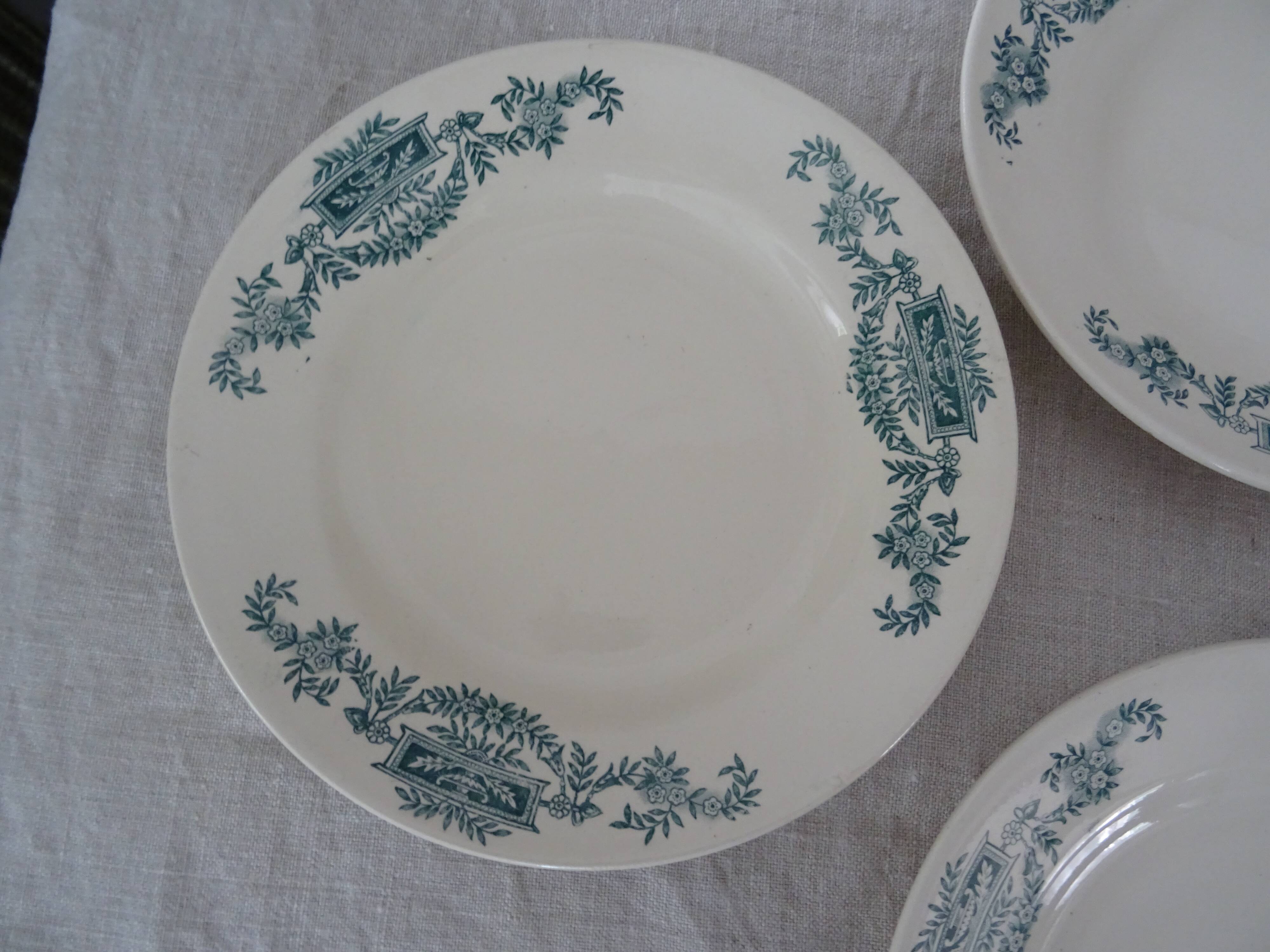 5 Plates flat Longchamp Lutèce faience old laurel green iron earth