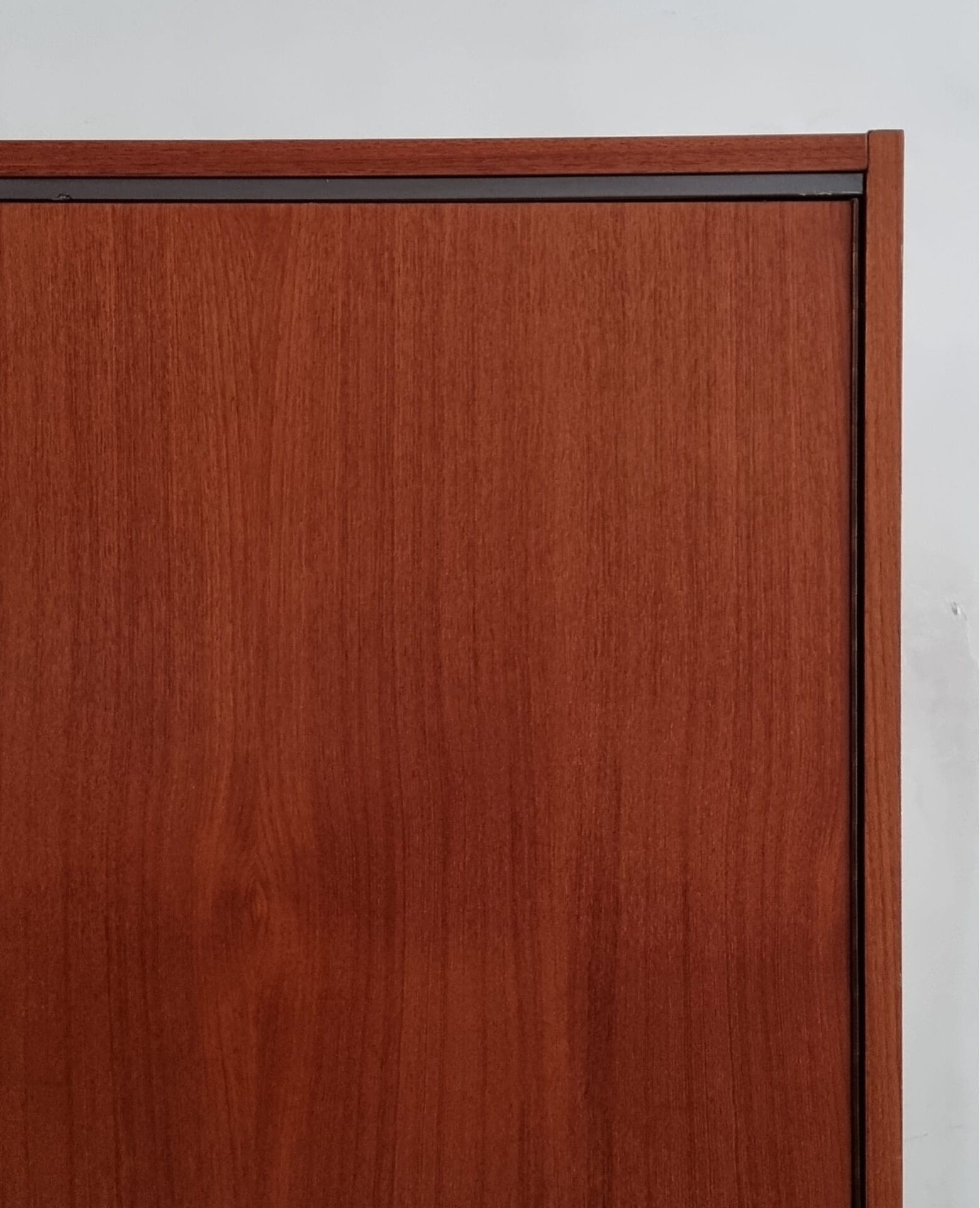 Armoire du milieu du siècle