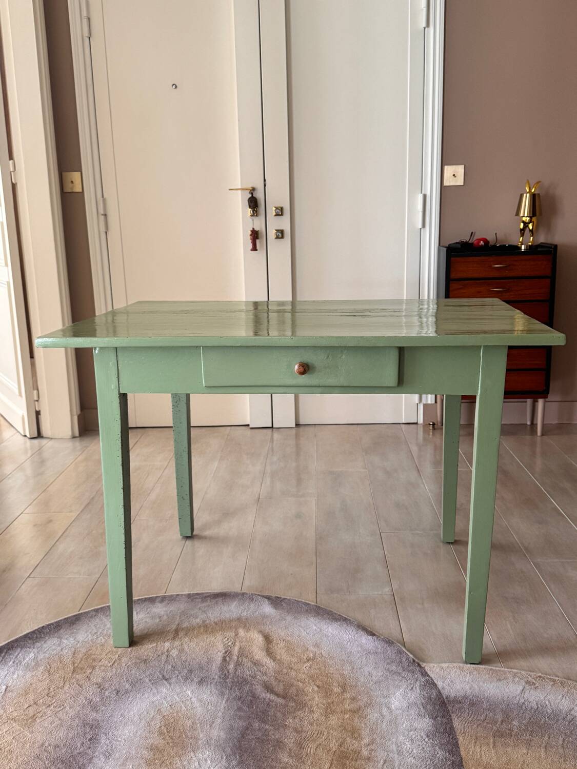 Farmhouse/bistro table and its stool