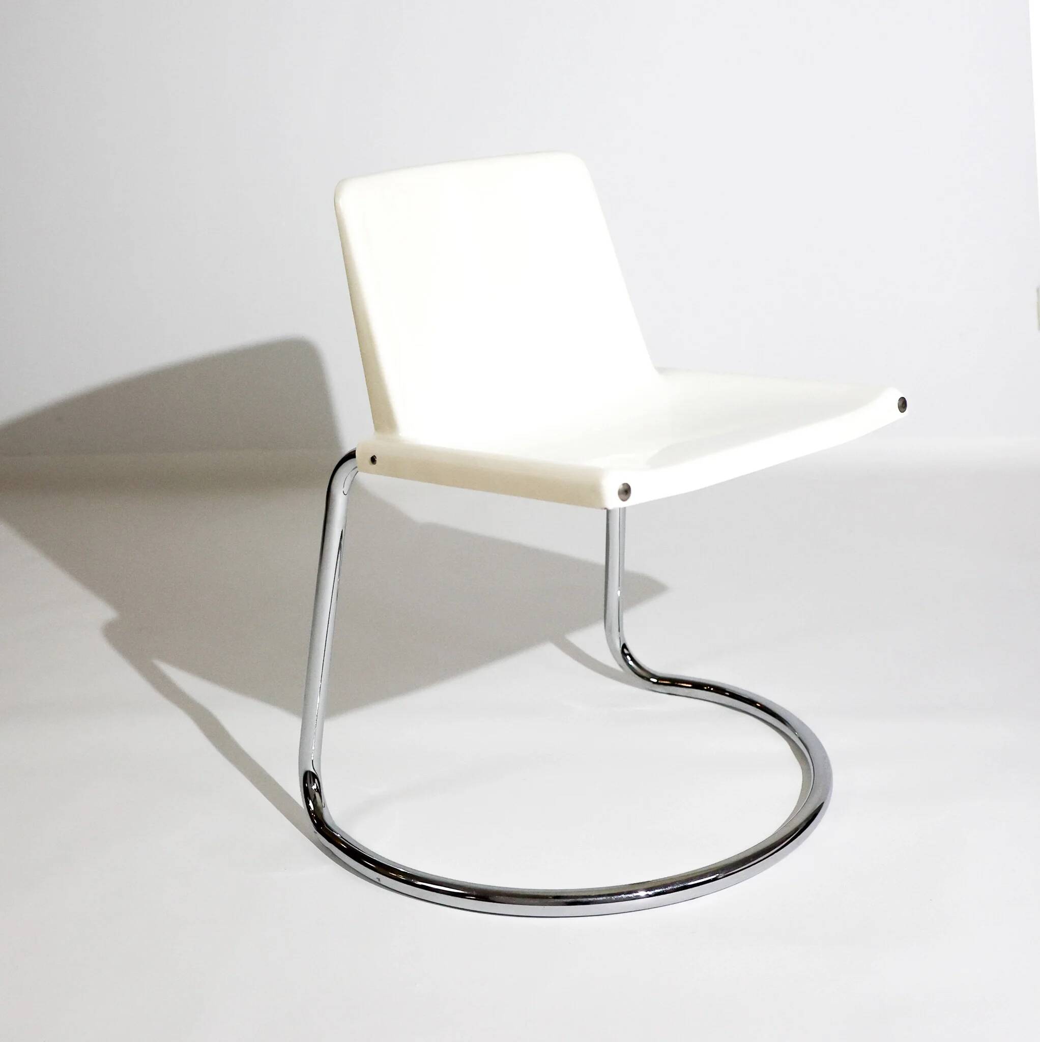 Vintage Alessia chair by Giotto Stoppino for Driade, Italy, 1970s – white ABS and chrome