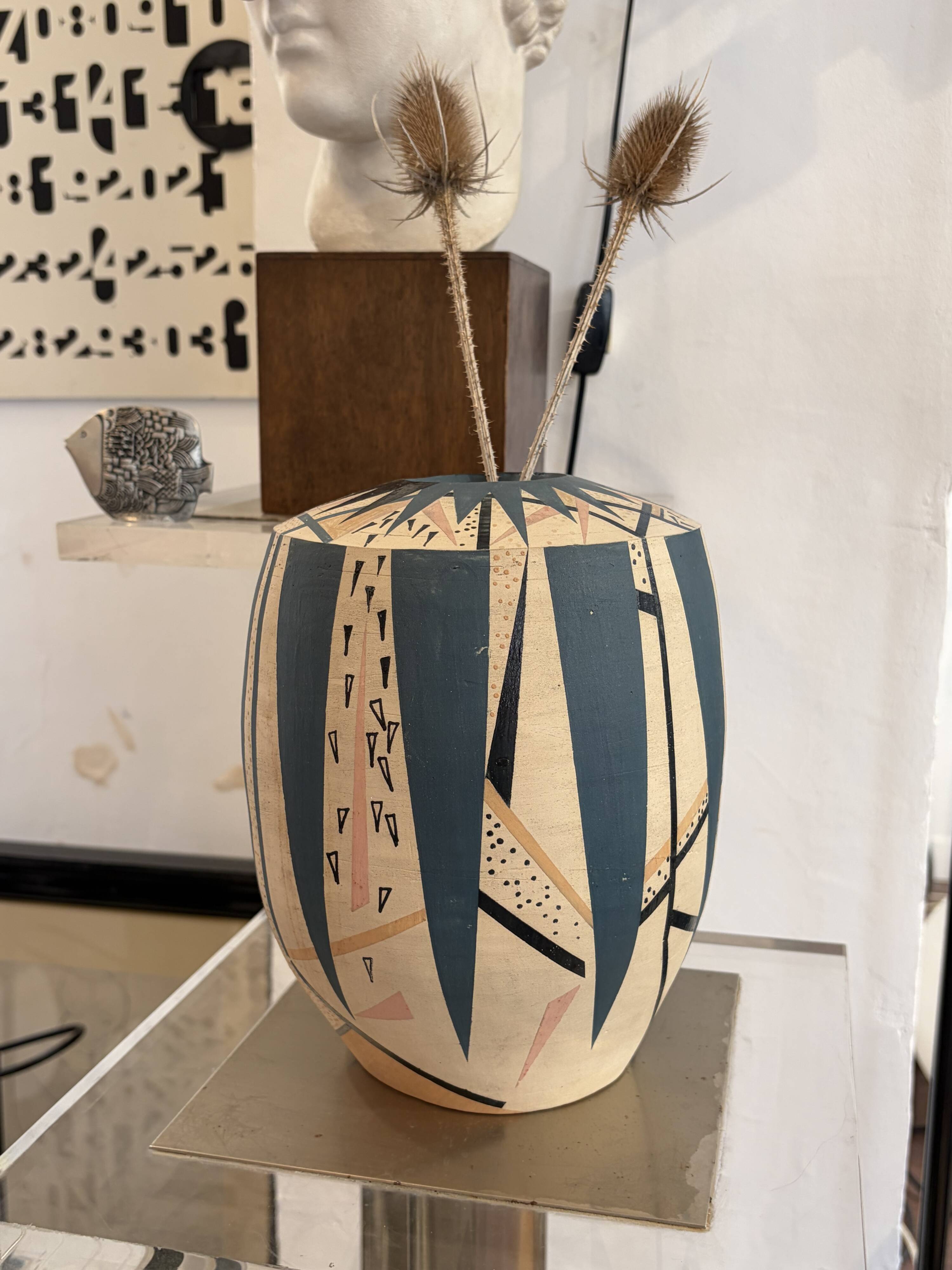 Vase postmoderne
