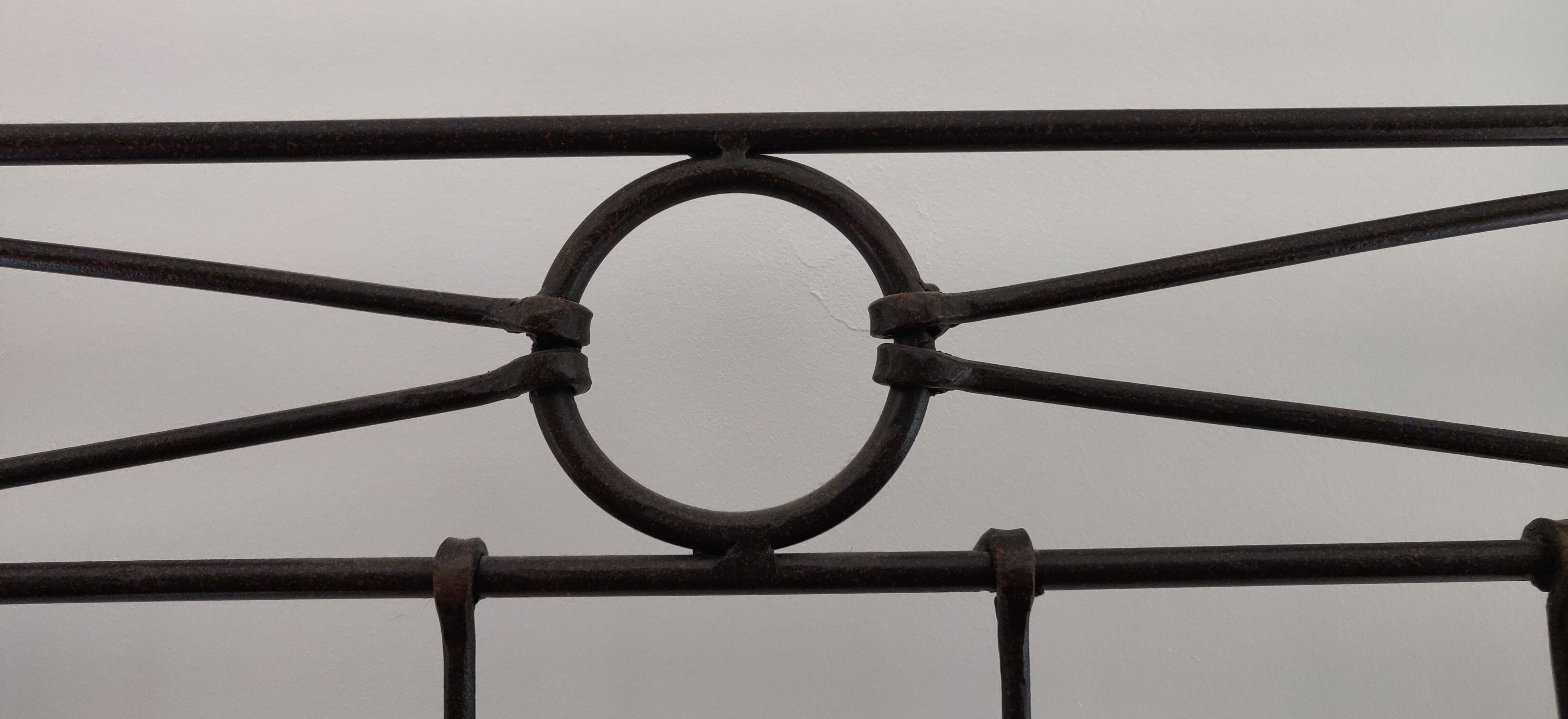 Grange shelf in wood and metal