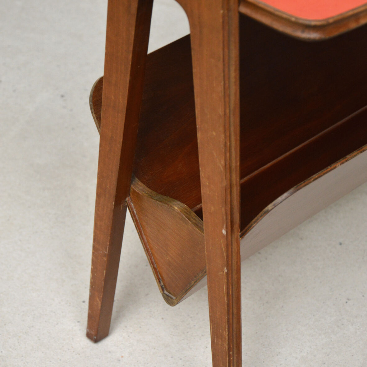 Compass foot magazine holder, 1960