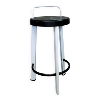 Giada Mordini design tripod stool for Seccose