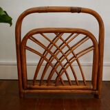 Foldable magazine rack in wicker