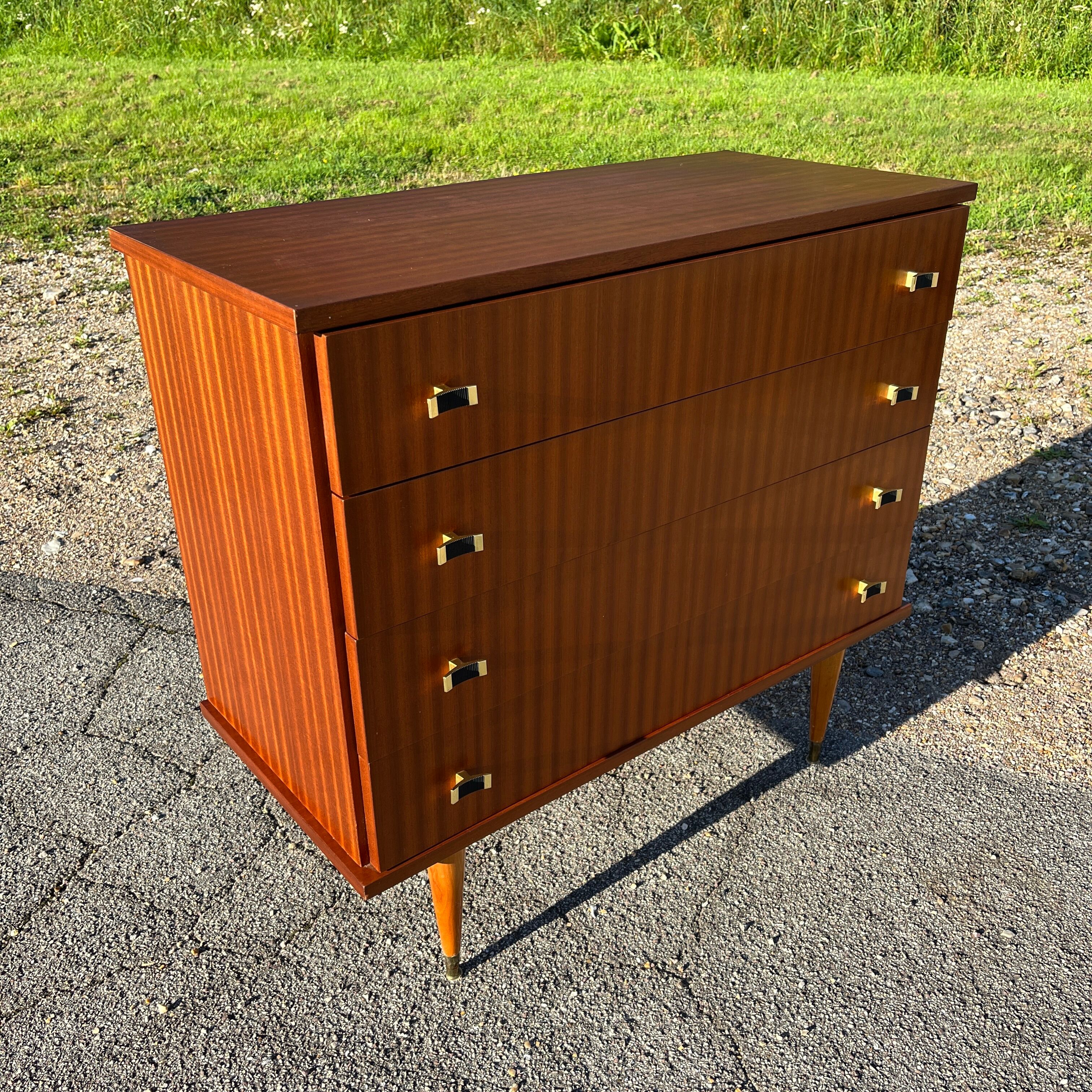 Vintage chest of drawers 4 drawers