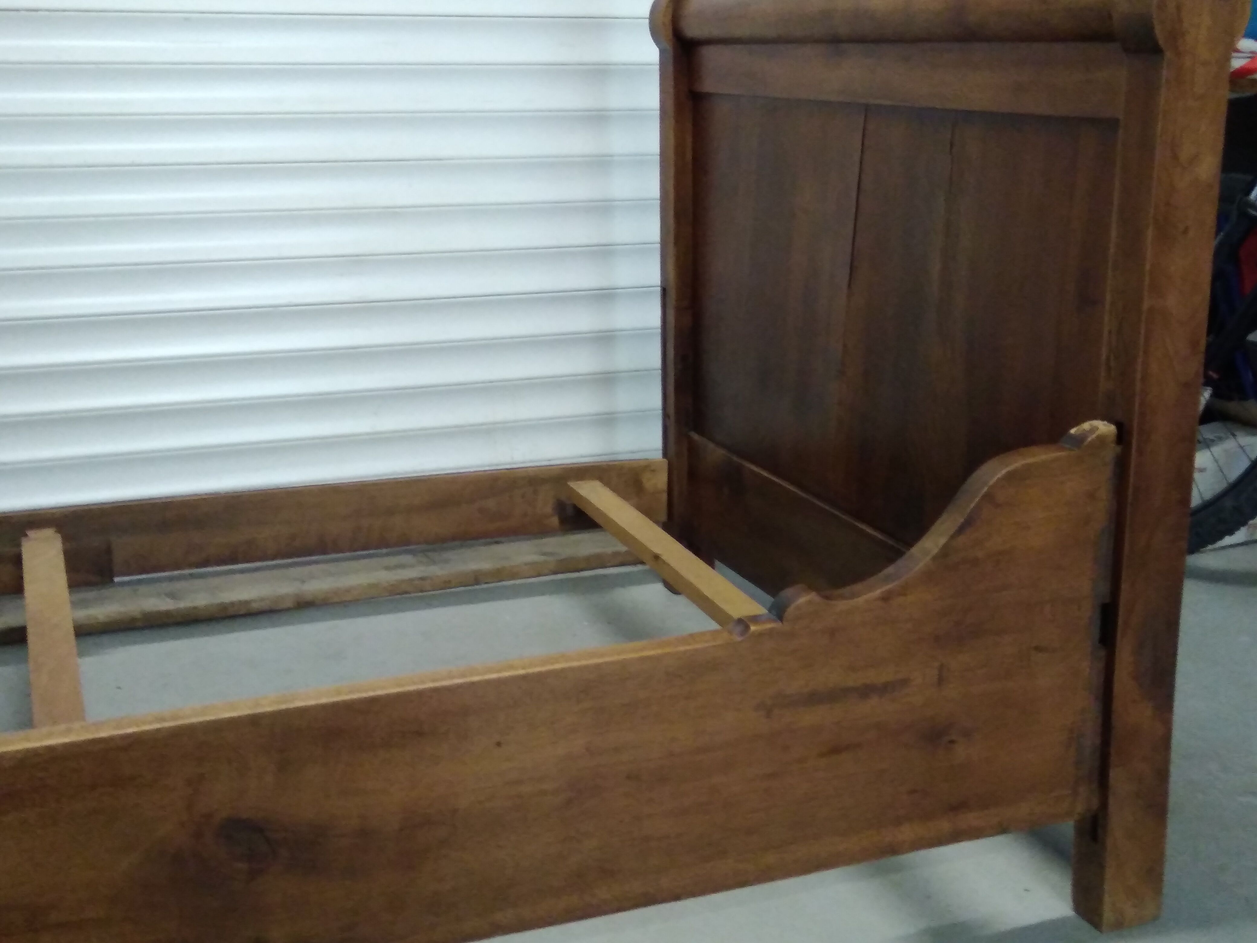 Lit bateau ancien
