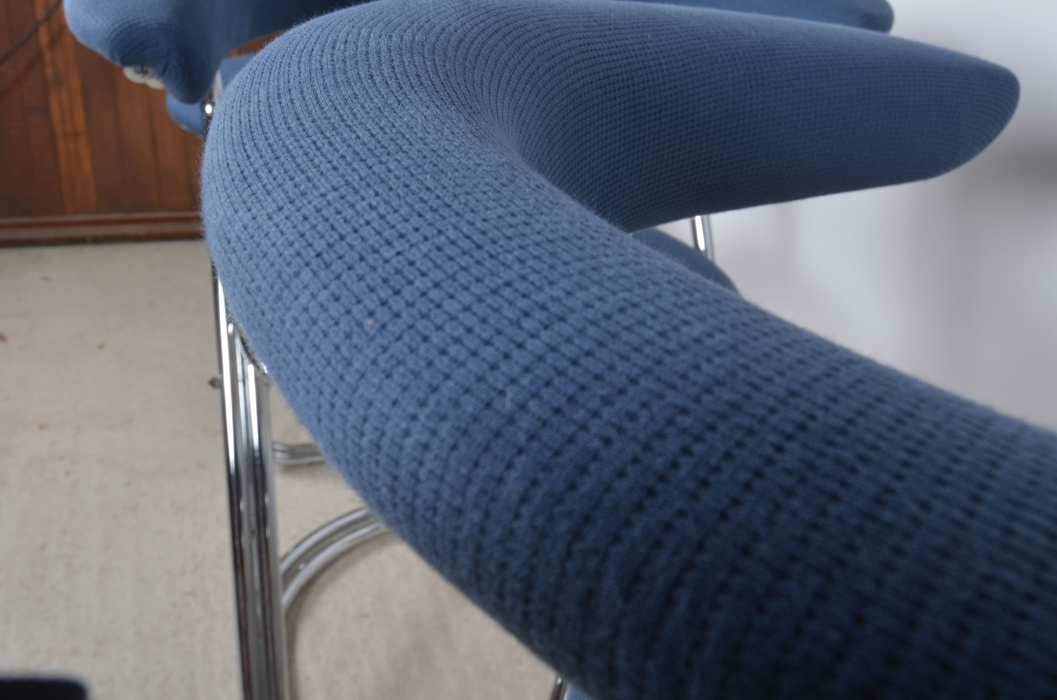 Tubular chairs cantilever 1970