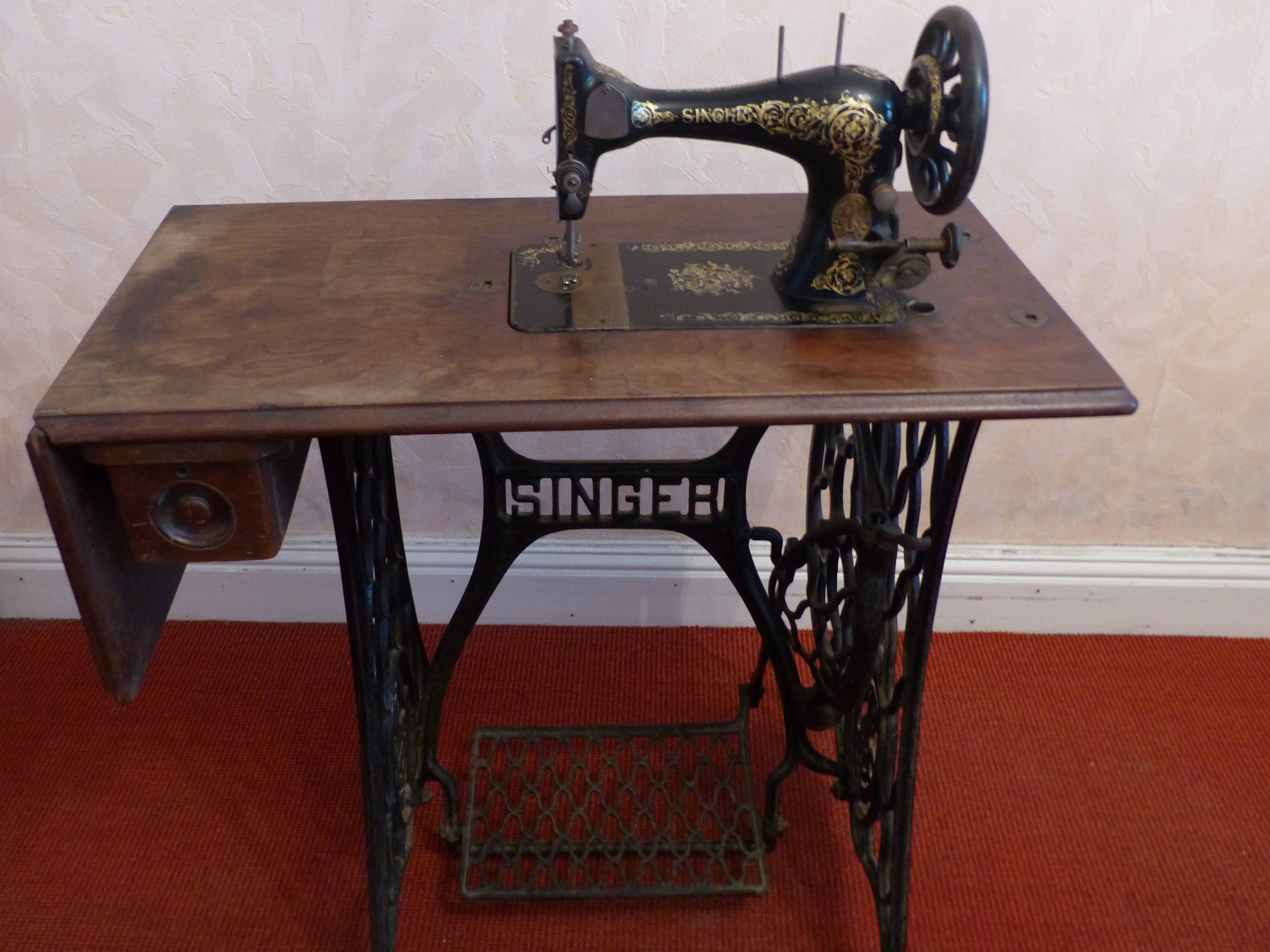 Singer 1901 sewing machine
