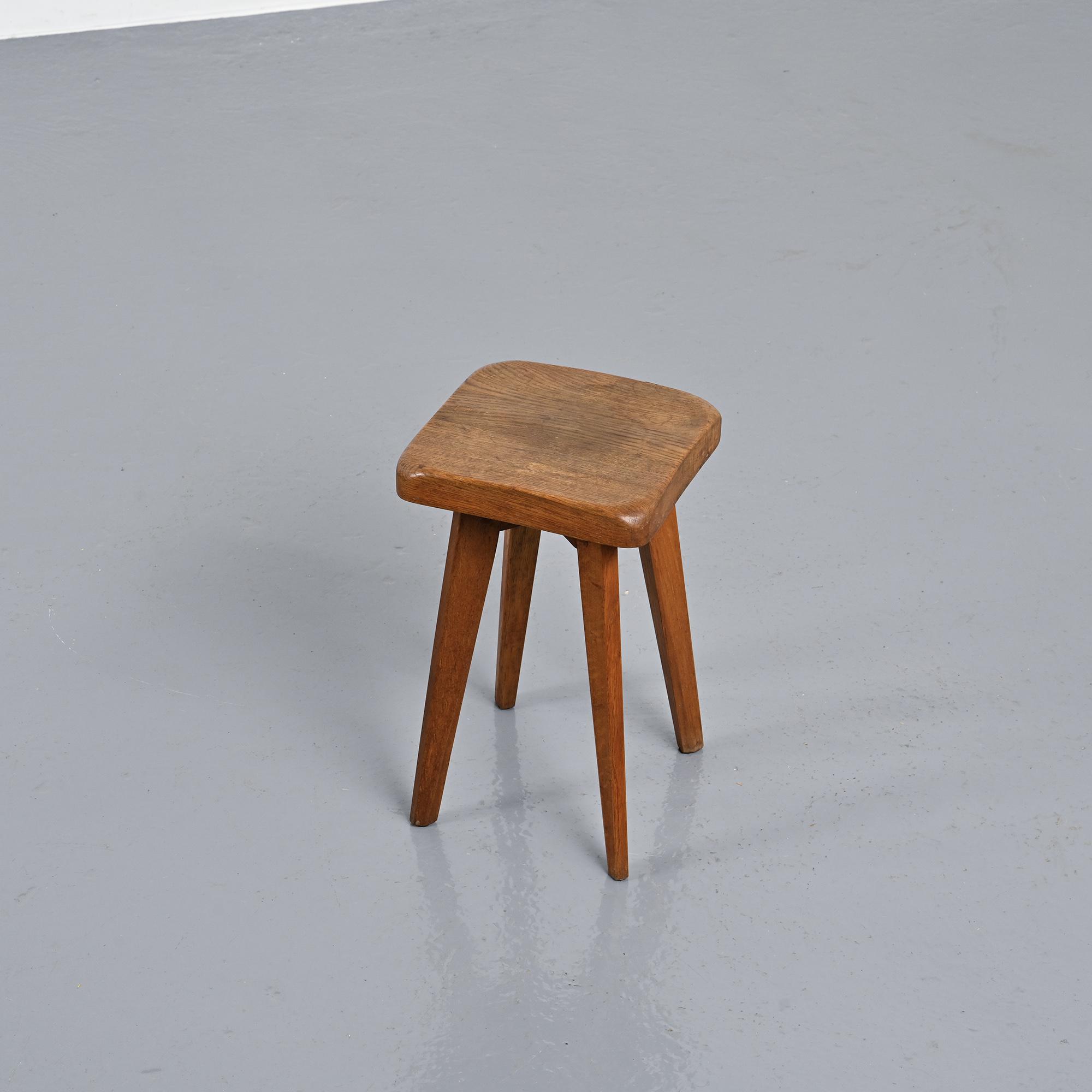 Solid oak stool, French craftsmanship, 1950s.