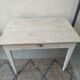 Petite table en sapin