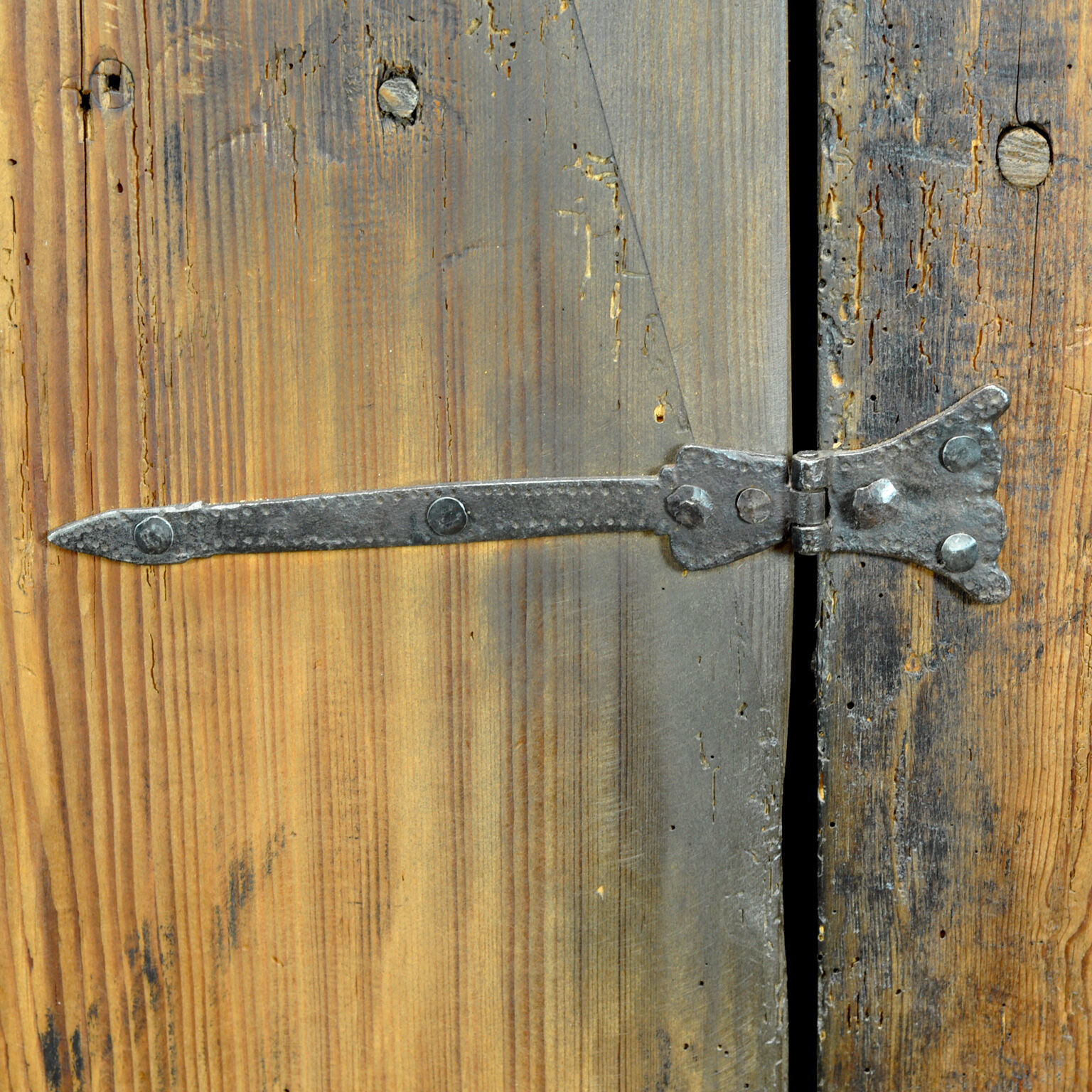 Oak pantry cabinet, circa 1820