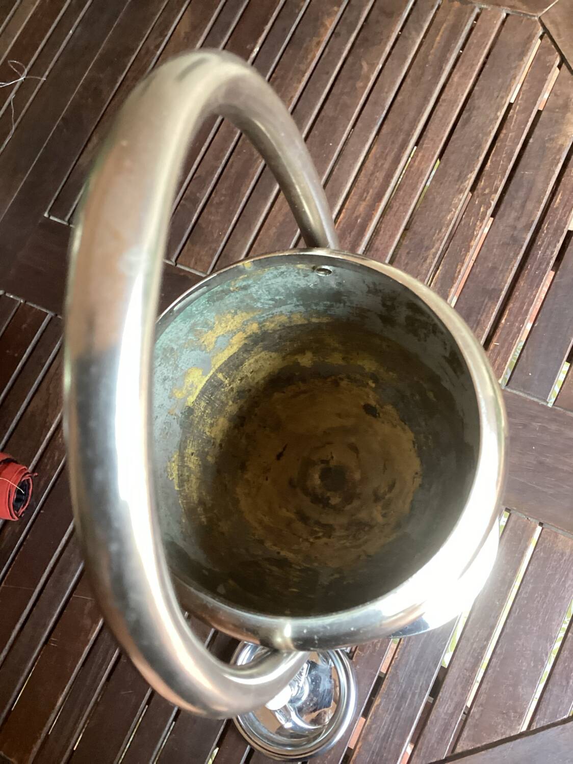 Free-standing ashtray